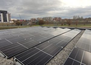 Placa solar en tejado